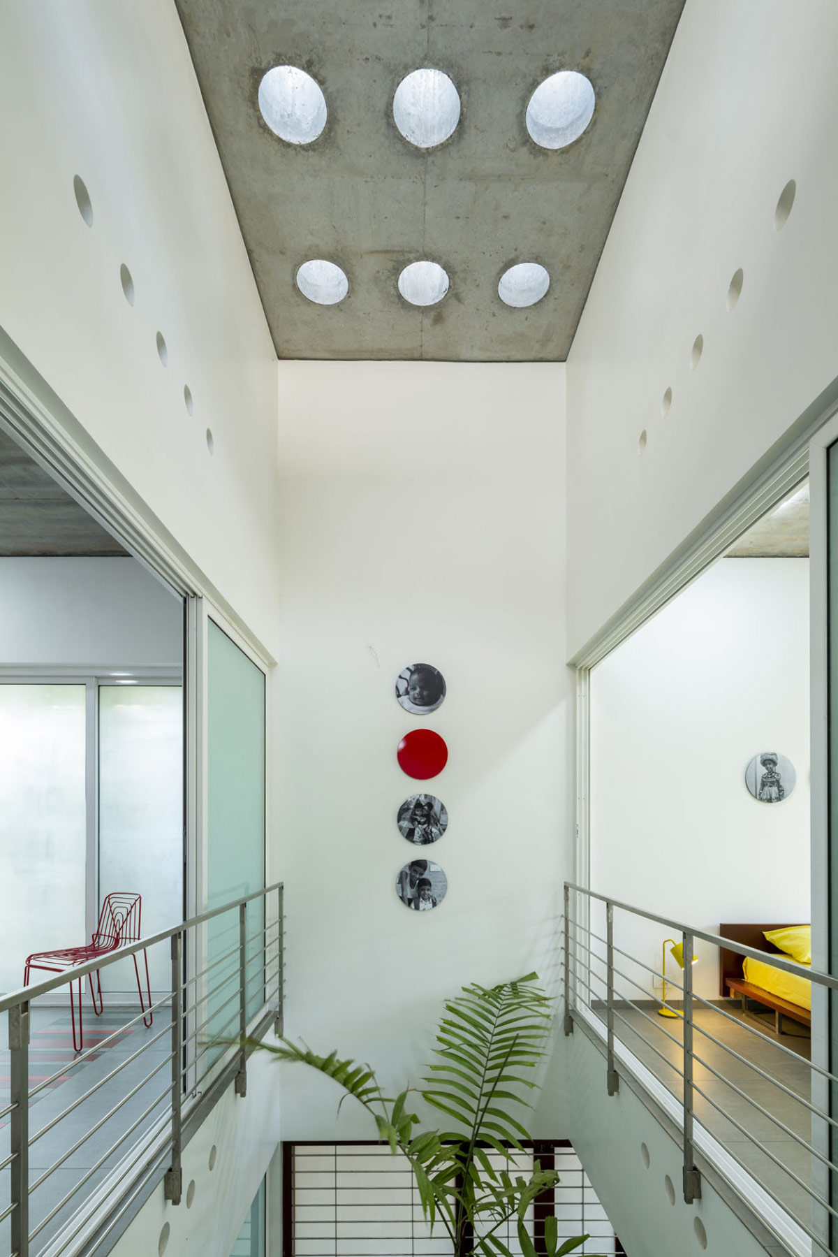 1675442695 88 krasivyy biofilnyy dom s otkrytoy kontseptsiey zhizni