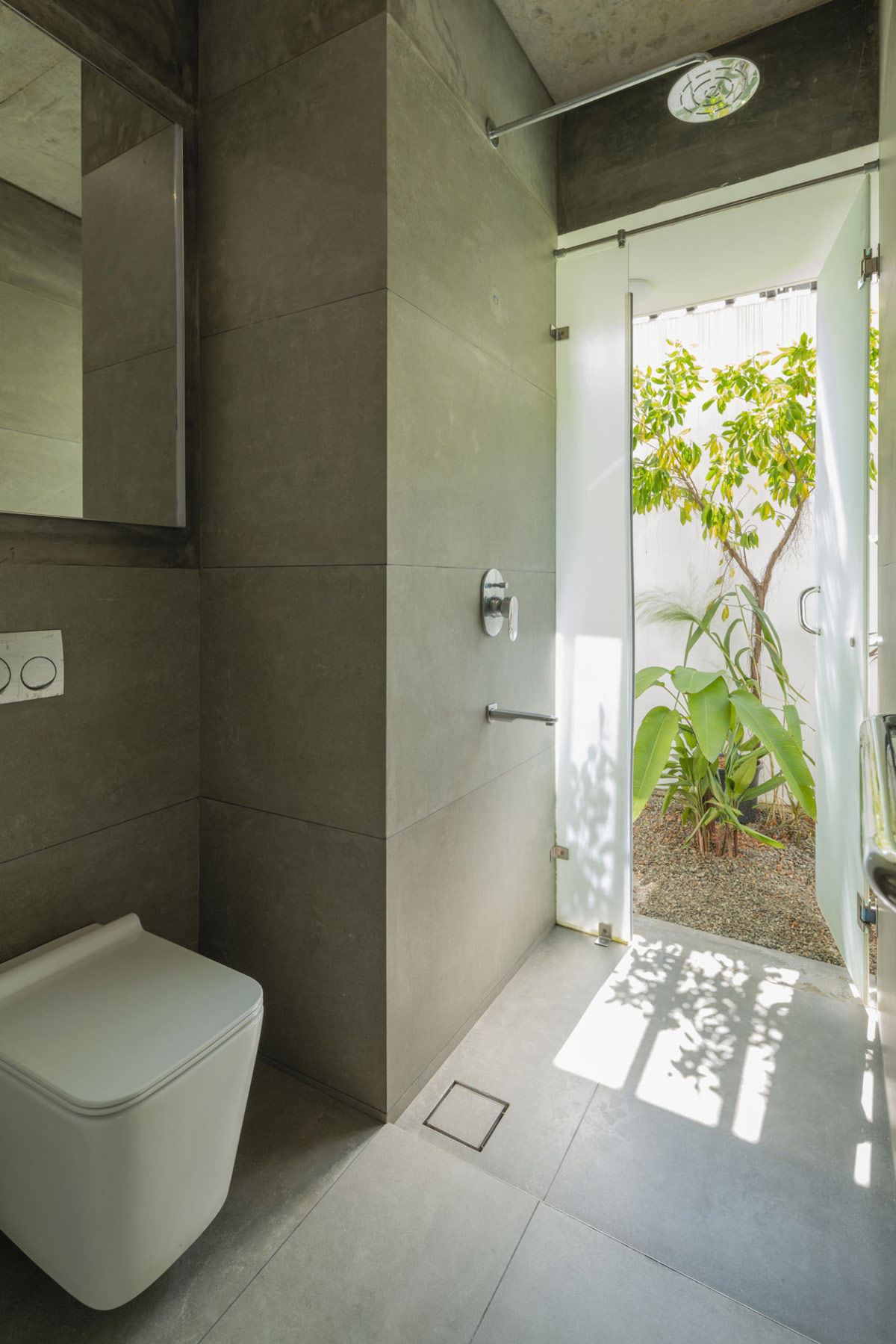 1675442697 491 krasivyy biofilnyy dom s otkrytoy kontseptsiey zhizni