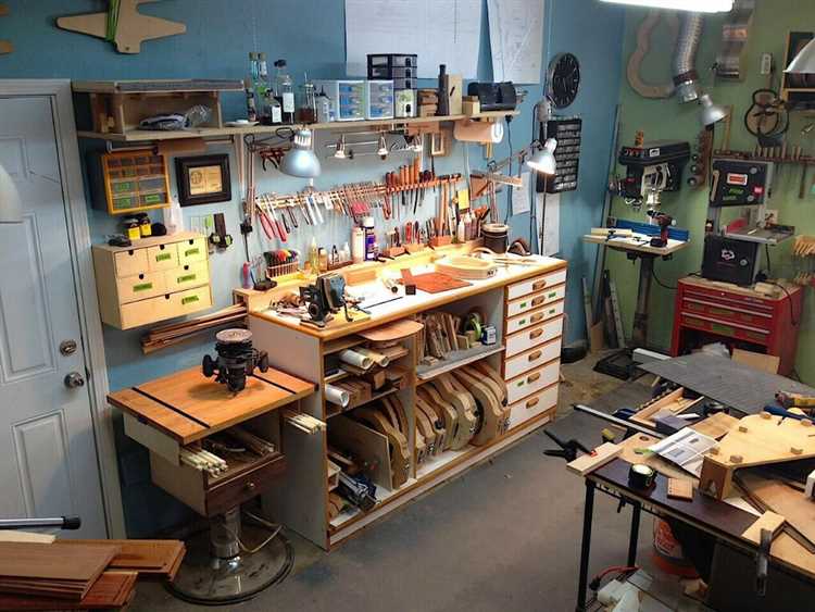 Скульптуры и украшения из металла